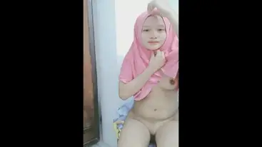 Jari Lincah Obok Sarang Madu Tanpa Henti Malam